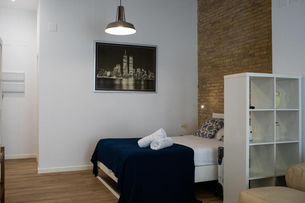 Florit Flats - Cozy Loft By The Central Market Valencia Bagian luar foto