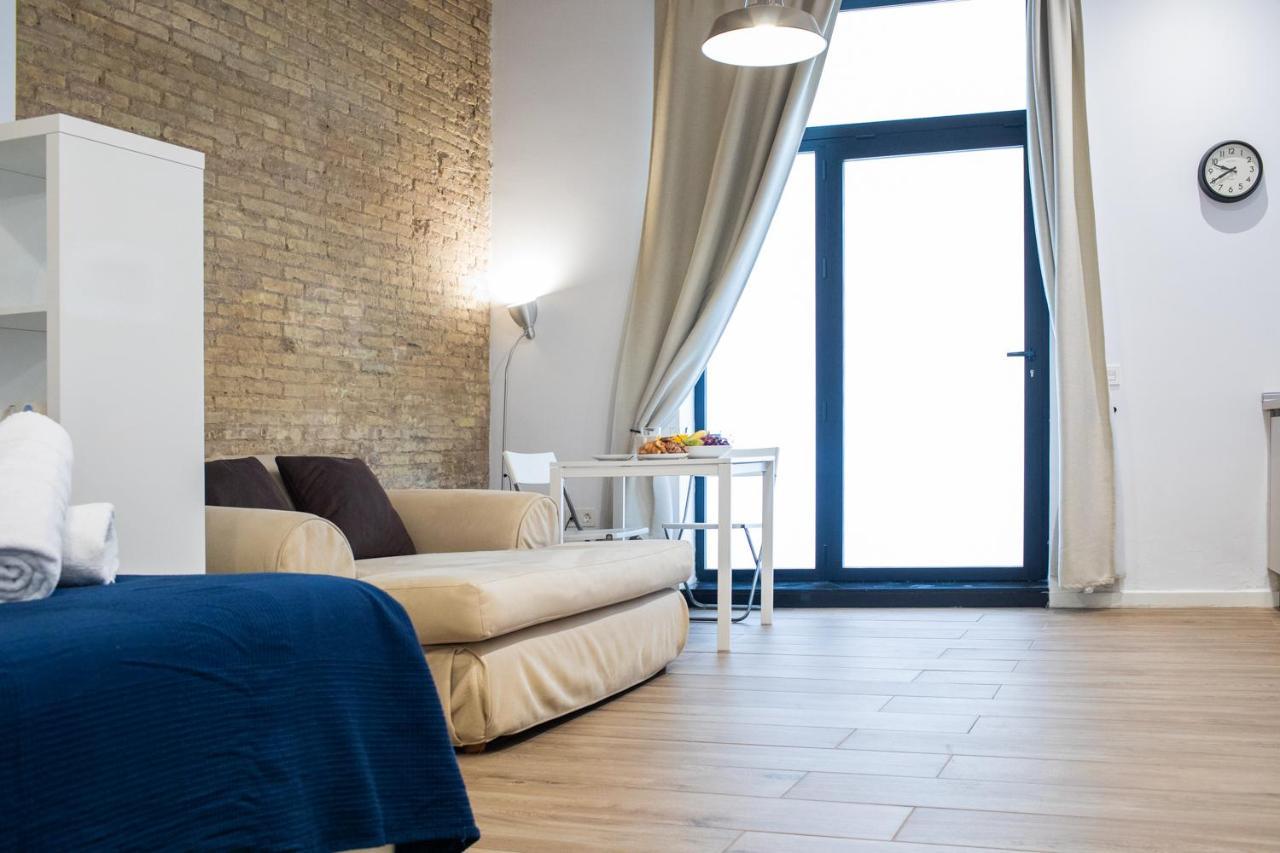 Florit Flats - Cozy Loft By The Central Market Valencia Bagian luar foto