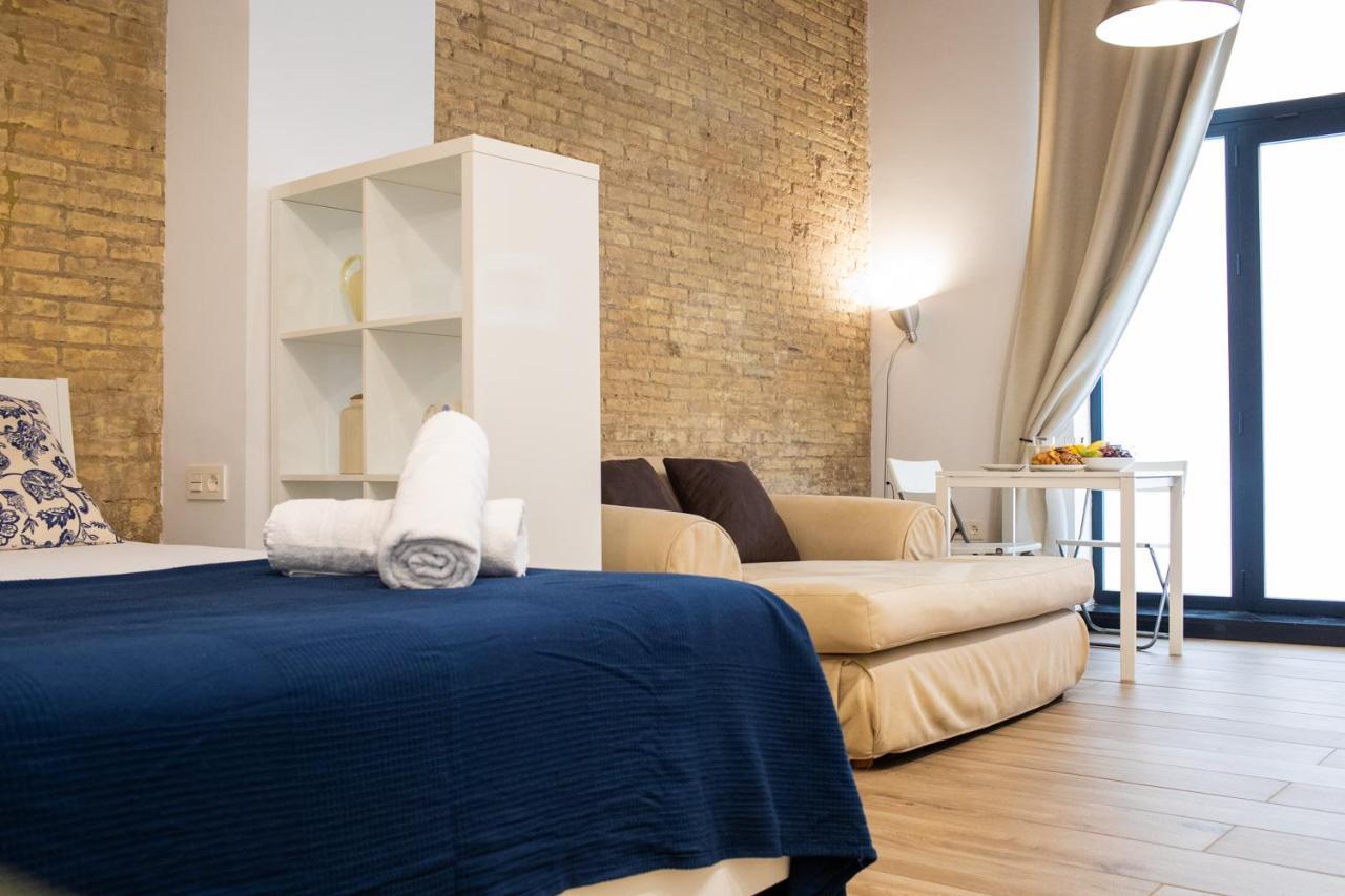 Florit Flats - Cozy Loft By The Central Market Valencia Bagian luar foto